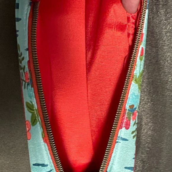 Primrose Hill of London Beautiful Turquoise and Bright Pink Cosmetic Bag - Picture 6 of 6